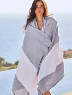 Bold Stripe Turkish Organic Cotton Beach Blanket -MOON HOME Shop BDF SS23 HOME Q BDHBC21325 1318 V2 web