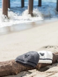 CozyChic® Classic Disney Mickey Mouse Adult Beanie -MOON HOME Shop D106HR productgroup2 6e434793 e229 4d38 8b03 347971933382