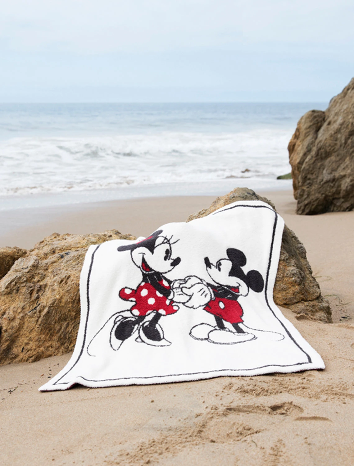 CozyChic® Classic Disney Mickey & Minnie Mouse Baby Blanket - 30" X 40" 5 CozyChic® Classic Disney Mickey & Minnie Mouse Baby Blanket - 30" X 40" - Image 3