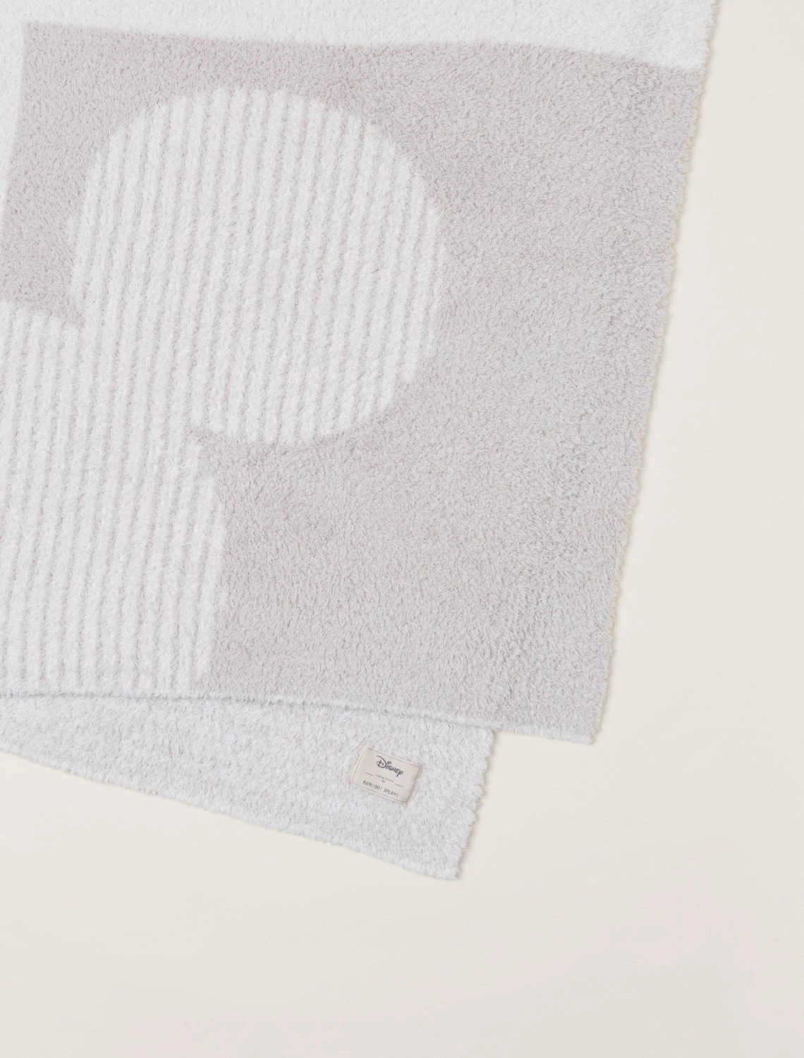 CozyChic® Disney Deco Mickey Throw 6 CozyChic® Disney Deco Mickey Throw - Image 4