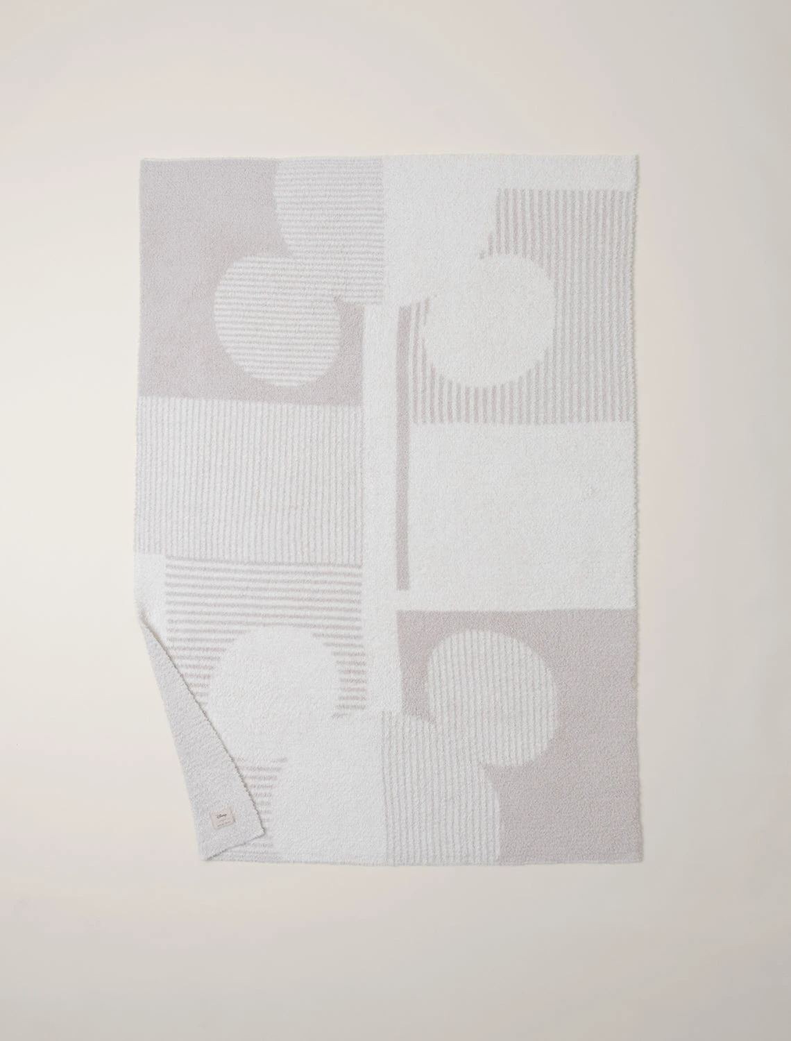 CozyChic® Disney Deco Mickey Throw 5 CozyChic® Disney Deco Mickey Throw - Image 3